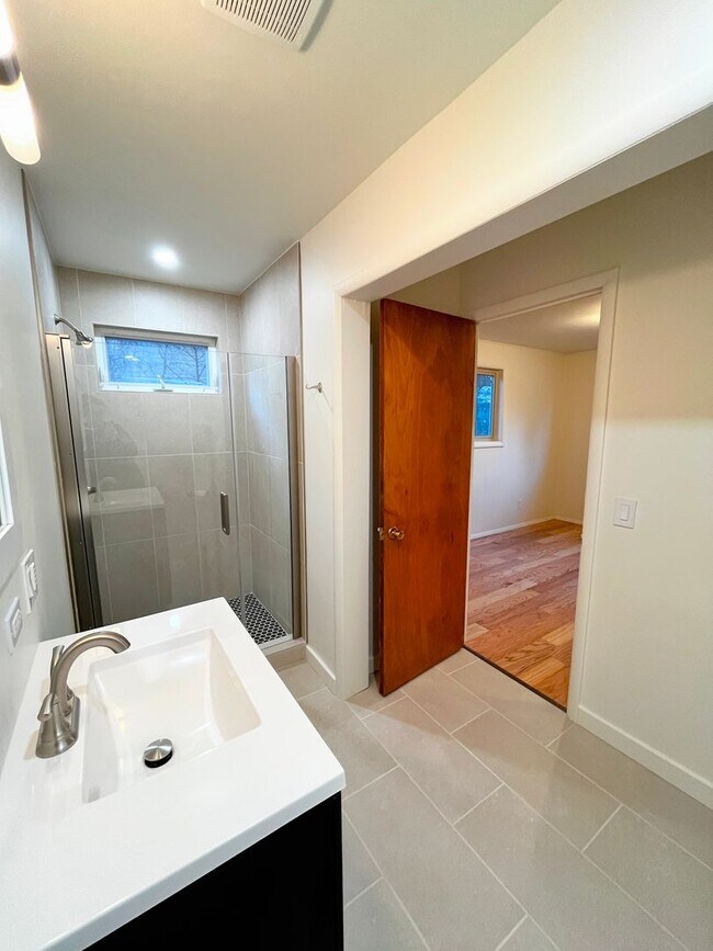 Building Photo - Spacious, Updated Home in the Heart of Driggs