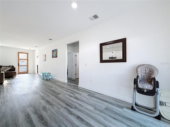 Building Photo - 16950 SW 42 Ave