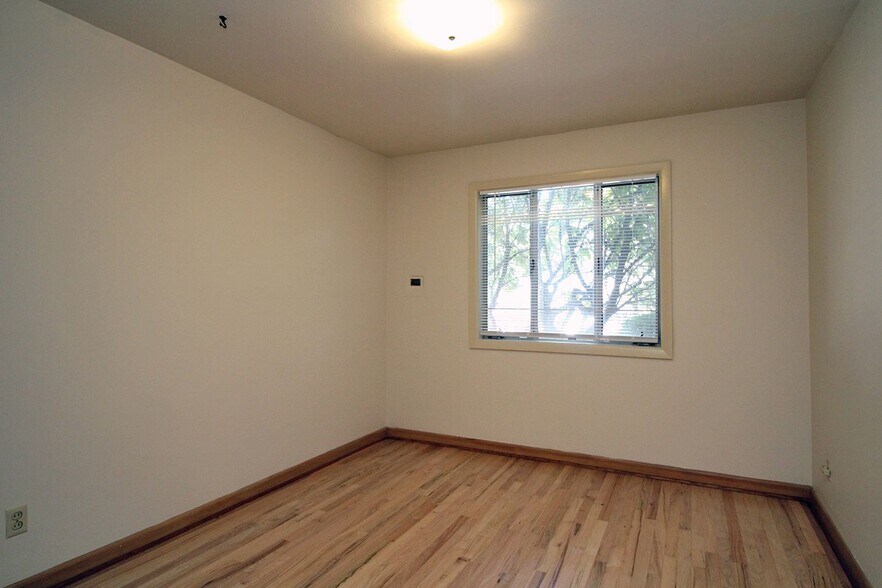 Building Photo - 1007-1019 SW Gaines St and 3521-3527 SW 10th Ave