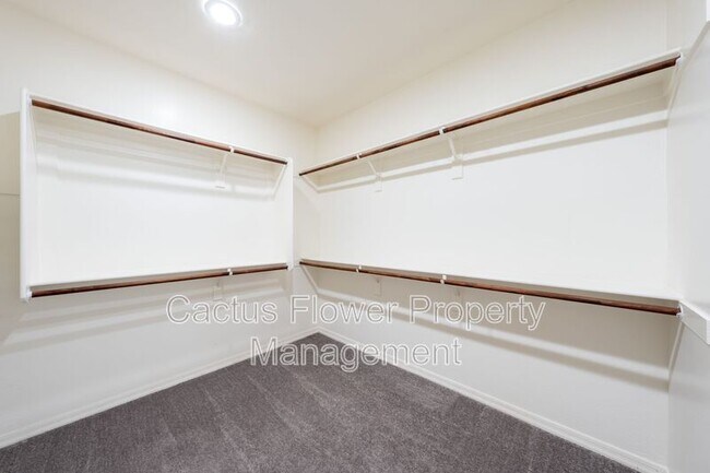 Building Photo - 3943 E Ficus Way