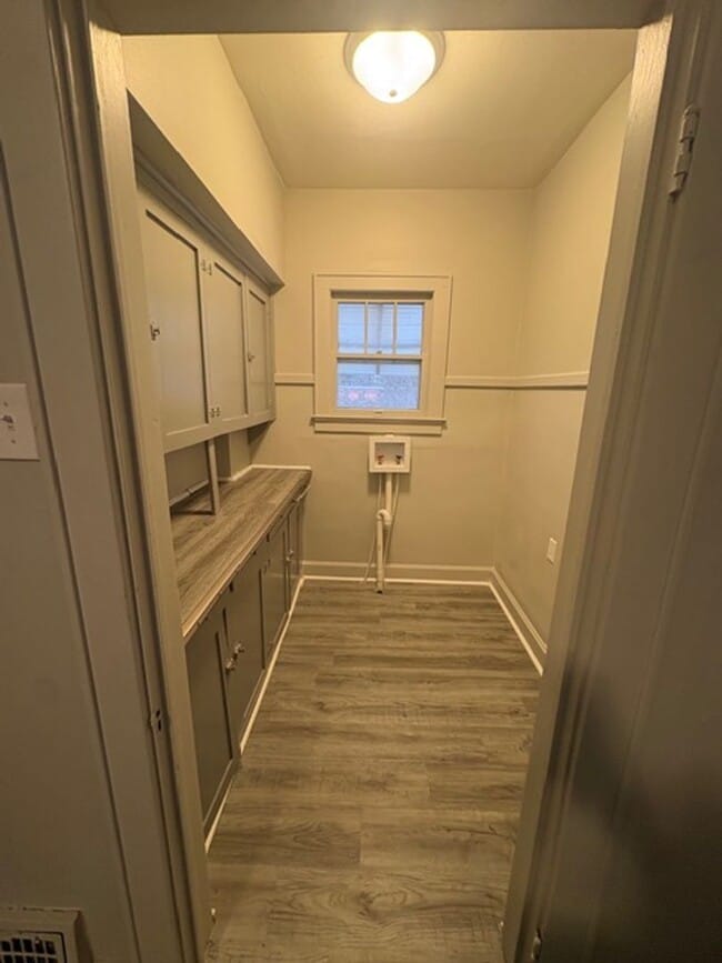 Building Photo - 3304 Kratzville Rd