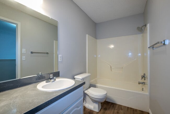 Building Photo - Gorgeous 4 Bedroom Remodel, Union Schools!