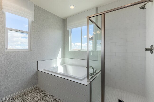 Building Photo - 10016 Silver Comet Ct