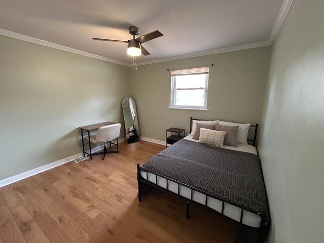 Building Photo - 900 Newcombe Rd