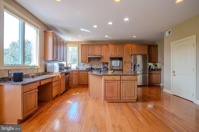 Building Photo - 19 Meadowlark Dr