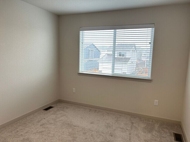 Building Photo - Spacious 3-Bedroom Berthoud Home – Available Now