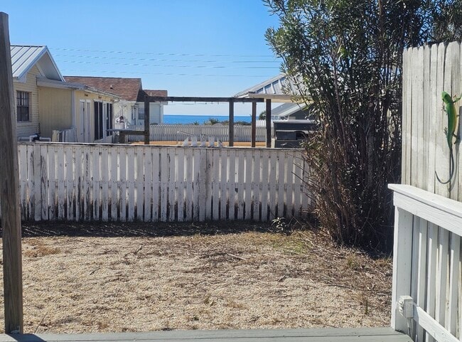 Building Photo - 115 Venado Pl