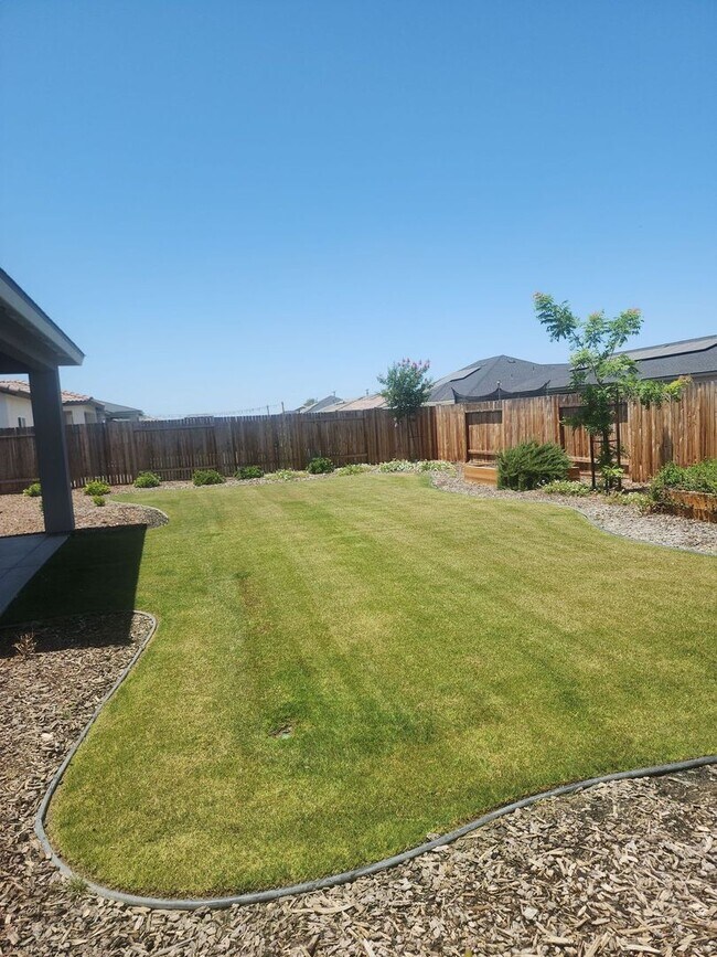 Building Photo - Your new home is here! Enjoy the charm of ...