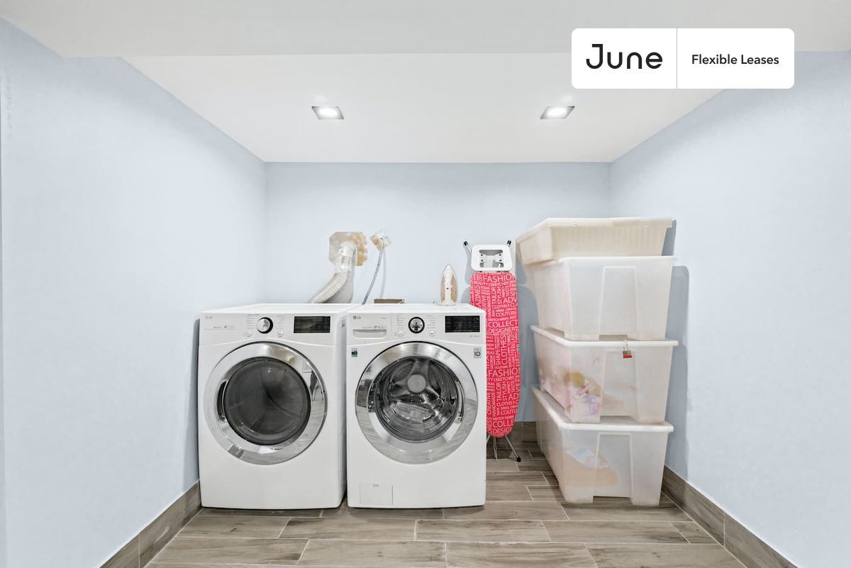 Building Photo - Cozy Private ROOM in Bedford-Stuyvesant