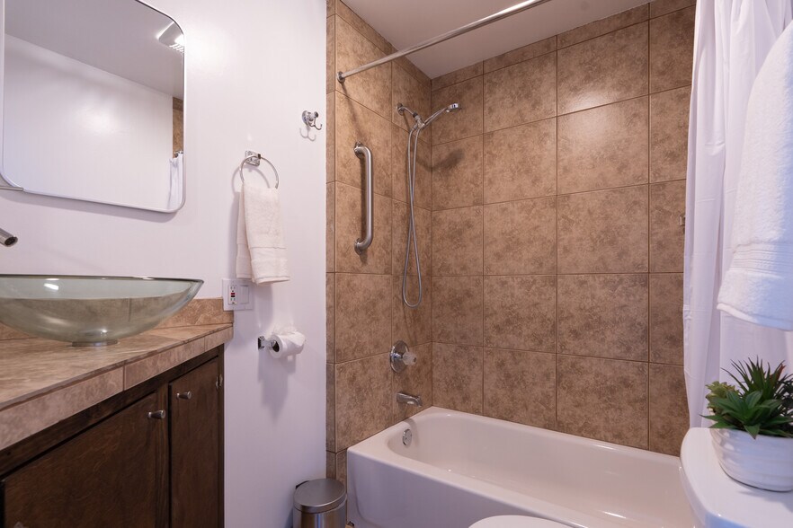 Building Photo - 273 W Carmel Valley Rd