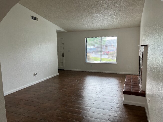 Building Photo - 4312 White Ln