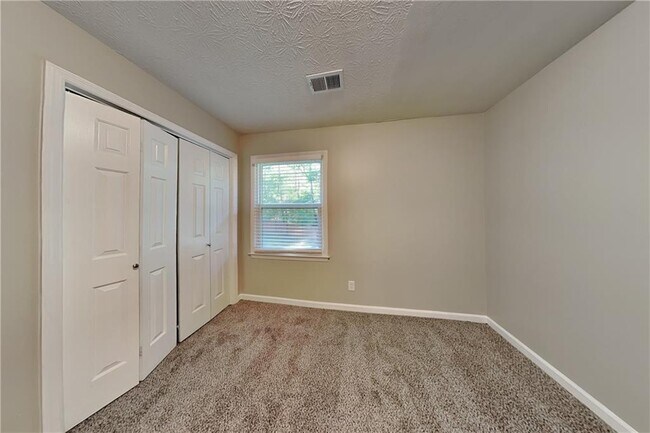 Building Photo - 4251 Vineyard Trail SW