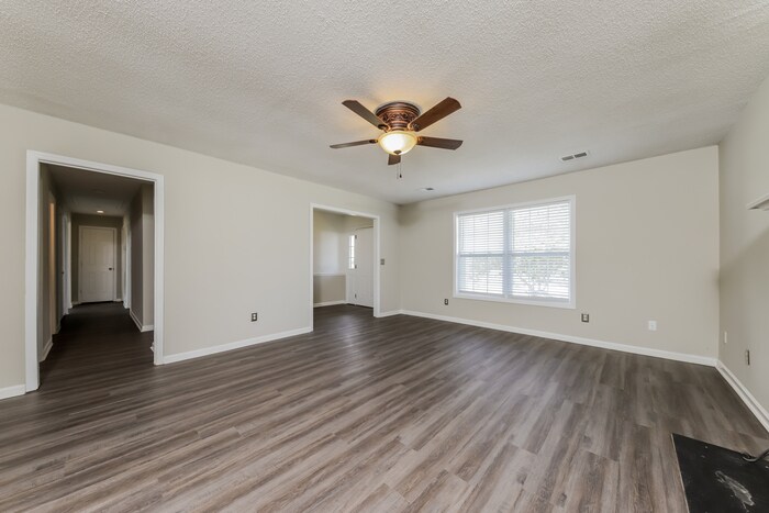 Building Photo - 909 Havenridge Dr