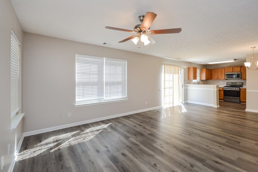 Building Photo - 577 Arbor Ridge Dr