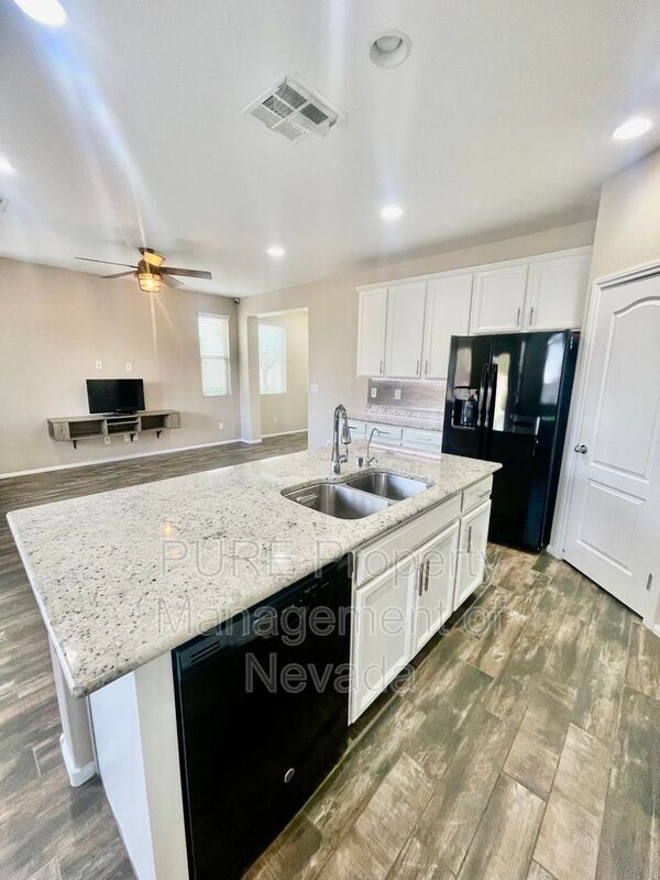 Building Photo - 7584 Eastham Bay Ave