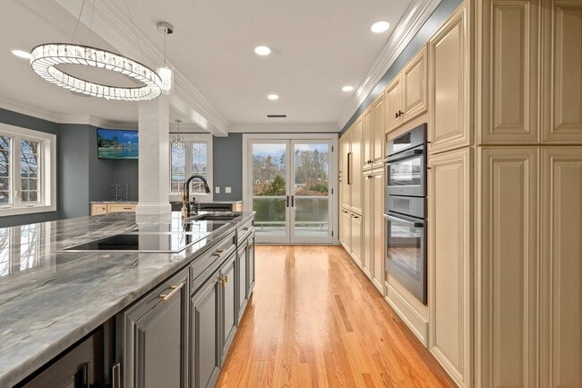 Building Photo - 1 Deer Is Rd