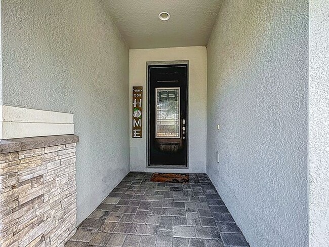 Building Photo - 8 Bedrooms 7 baths on a resort community