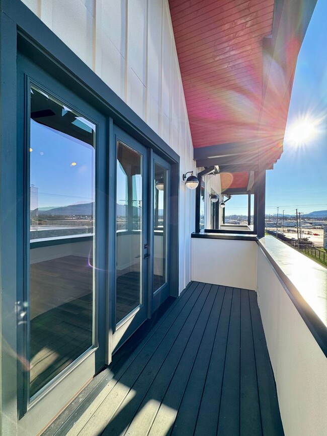 Building Photo - 1861 Zeta Way