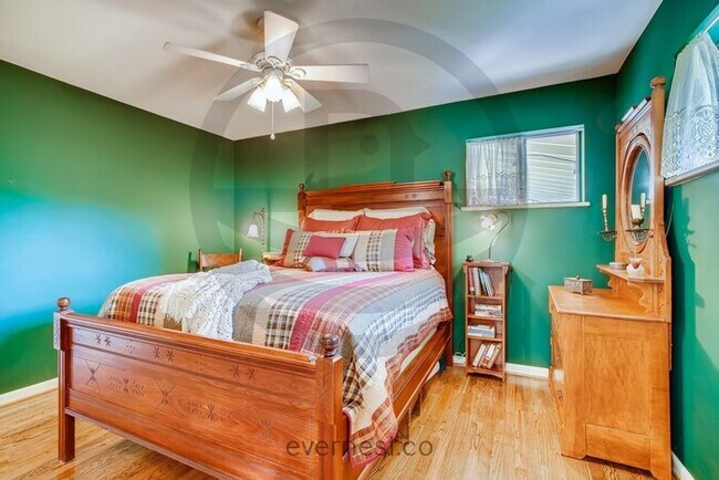 Building Photo - 4-Bed/3-Bath Home/Available Soon!