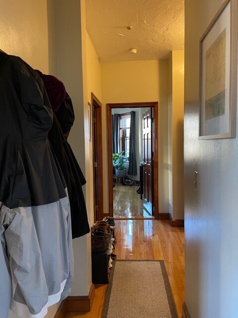 Building Photo - 219 Park Dr