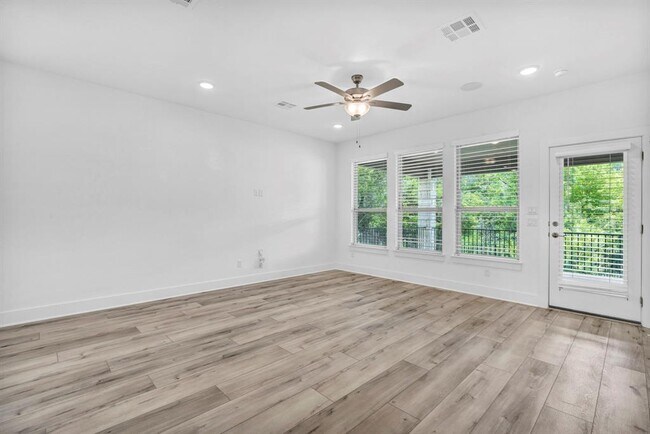 Building Photo - 1304 Brescia Walk