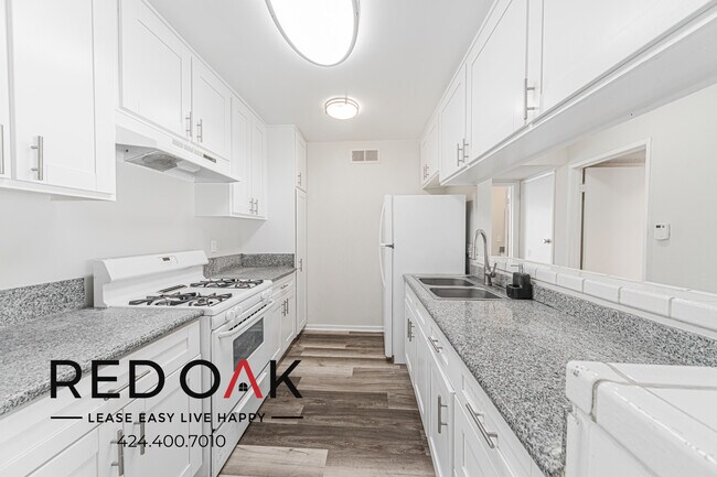 Building Photo - 21315 Roscoe Blvd