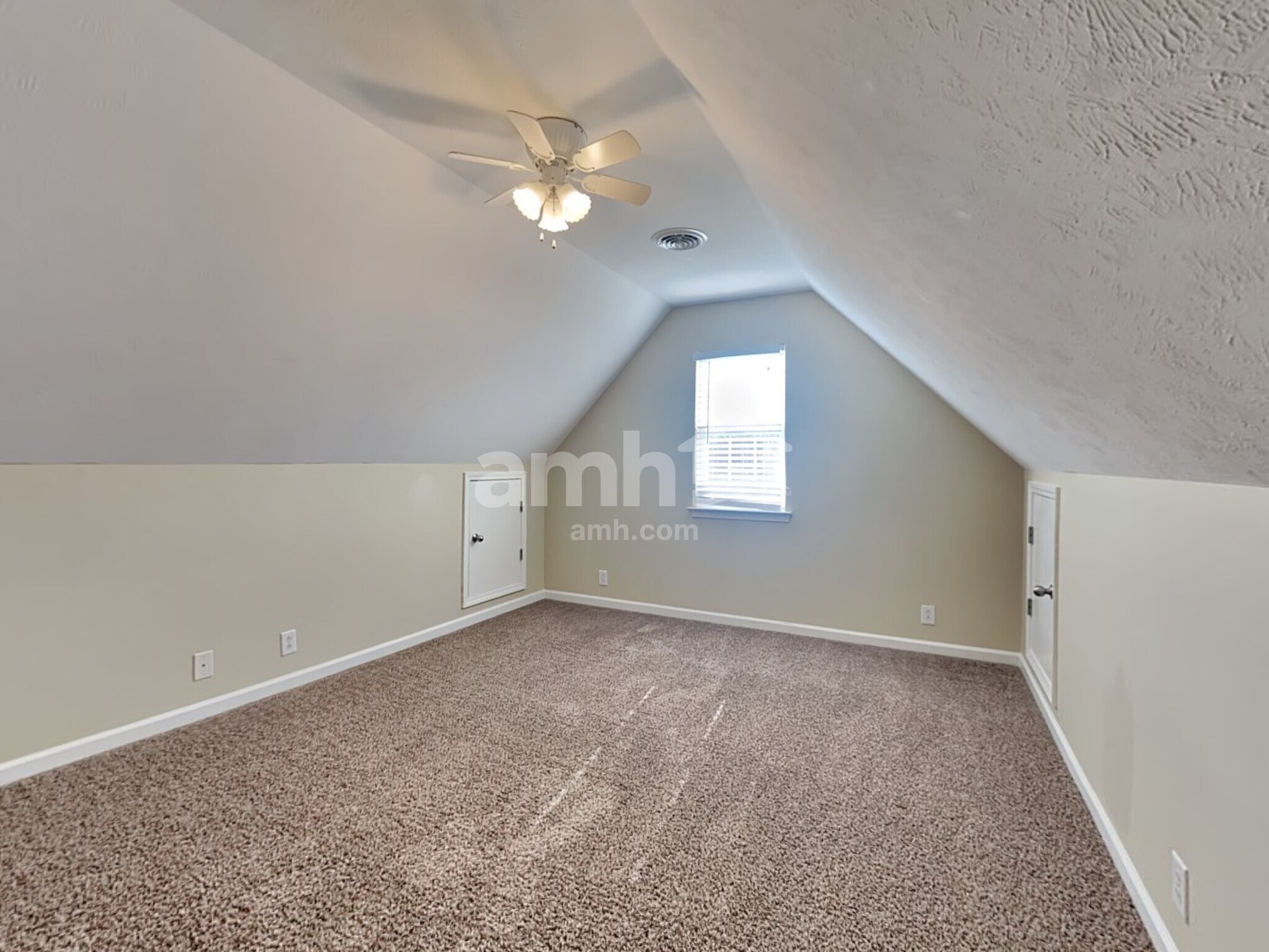 Building Photo - 3146 Jenkins Dr