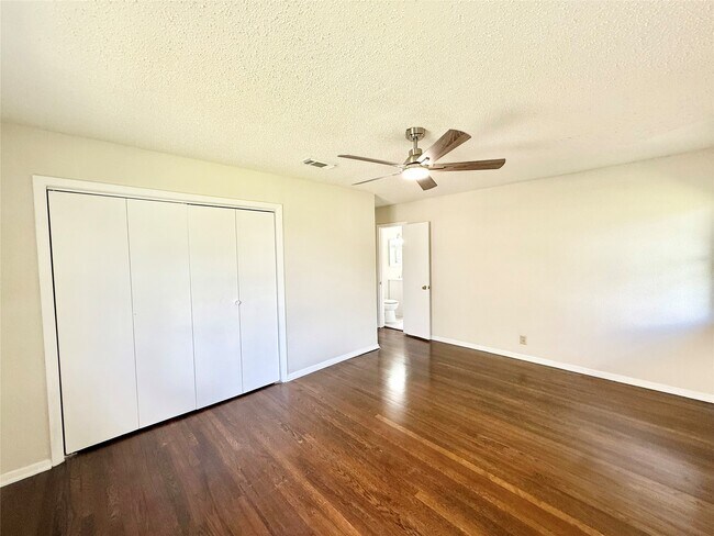 Building Photo - 5315 Newkirk Ln