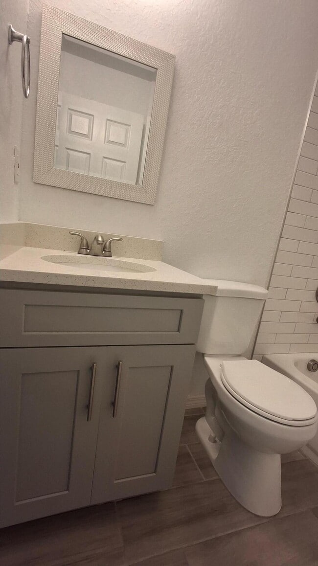 Building Photo - 19850 Eagle Dr