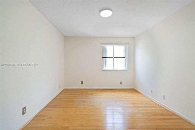 Building Photo - 4312 Laurel Ridge Cir