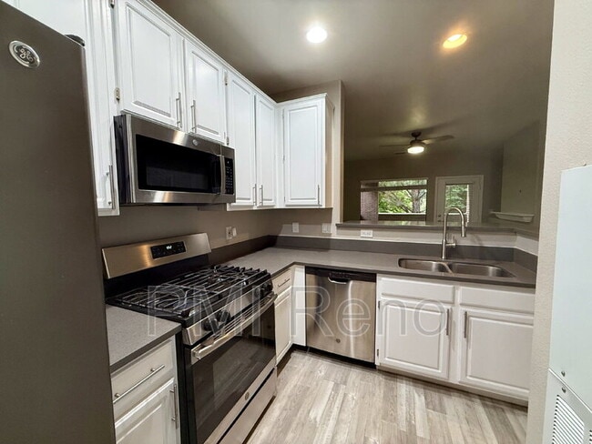 Building Photo - 900 S Meadows Pkwy