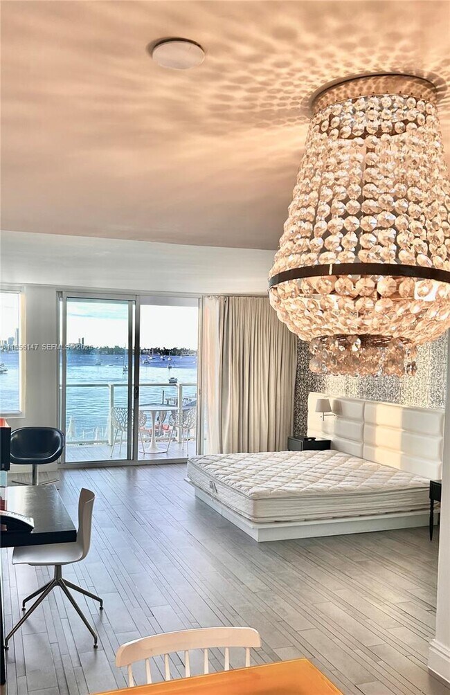 Building Photo - 1100 West Ave