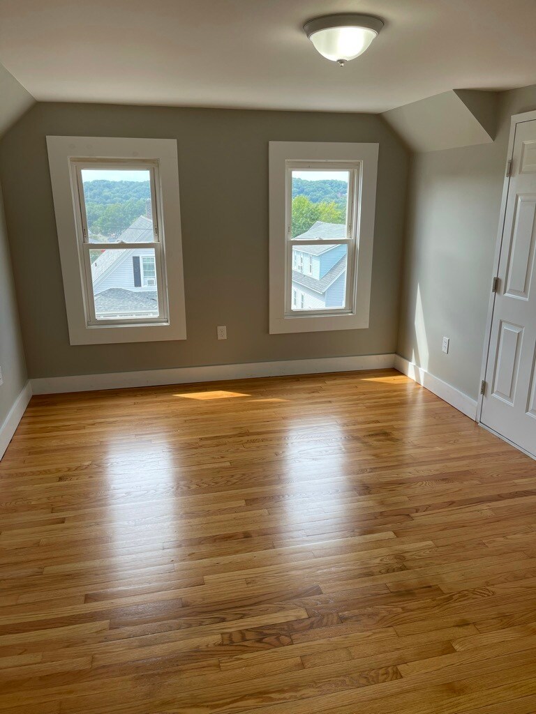 Building Photo - 188 S Orchard St