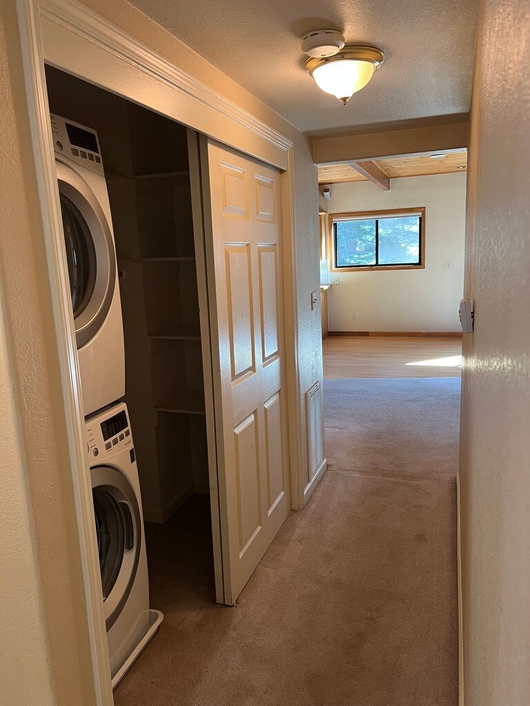 Building Photo - 13765 Mogul Way