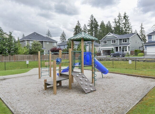 Building Photo - Maple Valley Stunning 5+ Bedroom 2.75 Bath