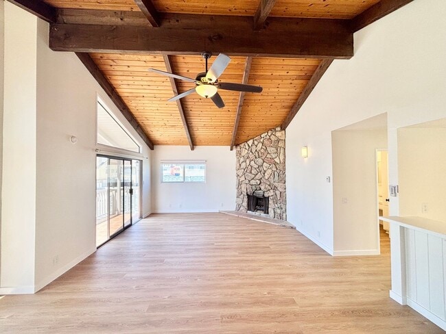 Building Photo - Silver Strand Beach | 4 Bed | 2 Bath | Bea...