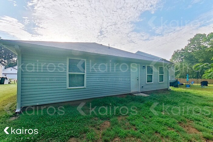 Building Photo - 236 Fox Chase Wy