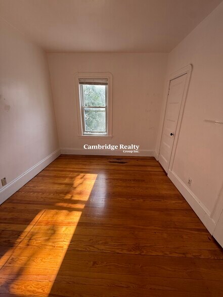 Building Photo - 42 Holyoke Rd