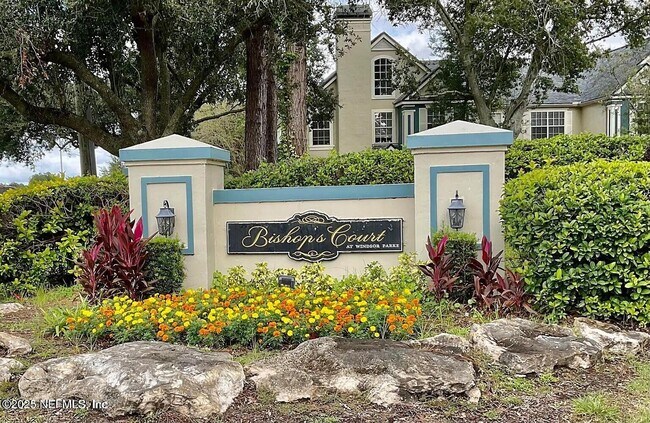 Primary Photo - 13703 Richmond Park Dr N