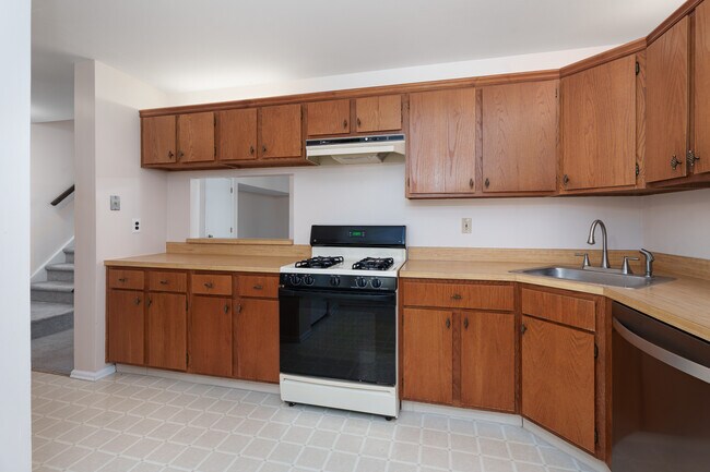 Building Photo - 11 Abelia Ct