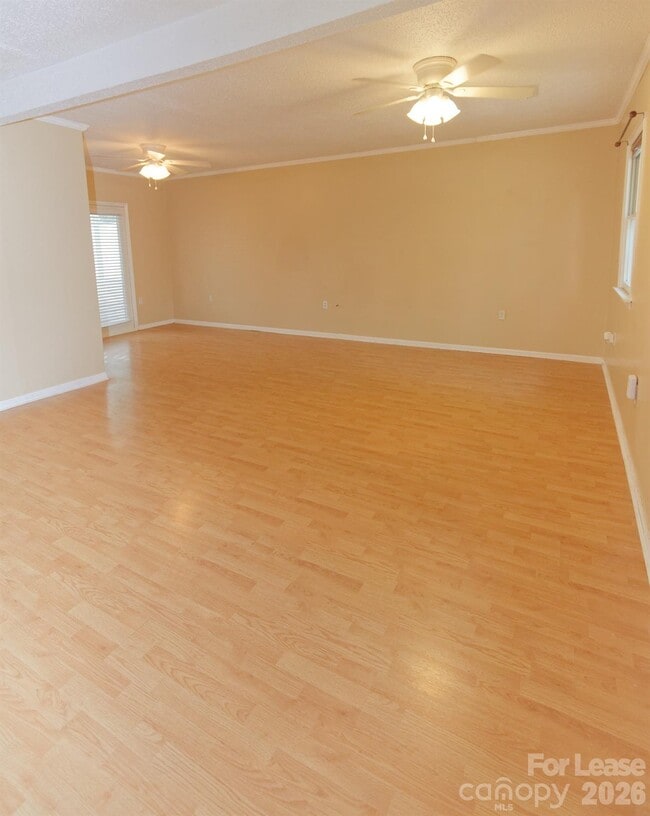 Building Photo - 416 W Pine St