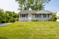 Building Photo - 911 W Briarcliff Dr