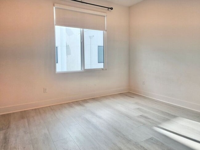 Building Photo - 16332 Dawn Wy