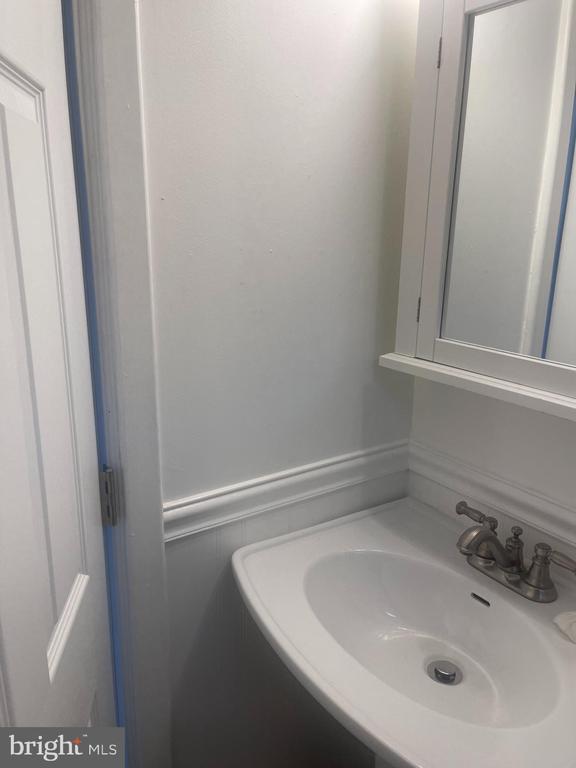 Building Photo - 238 6th Ave