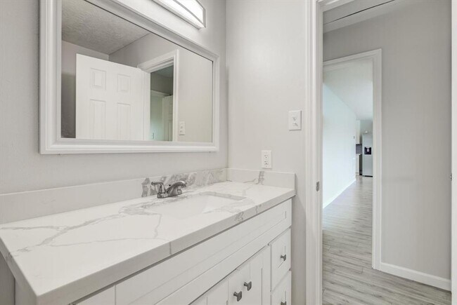 Building Photo - 1099 Redfish St