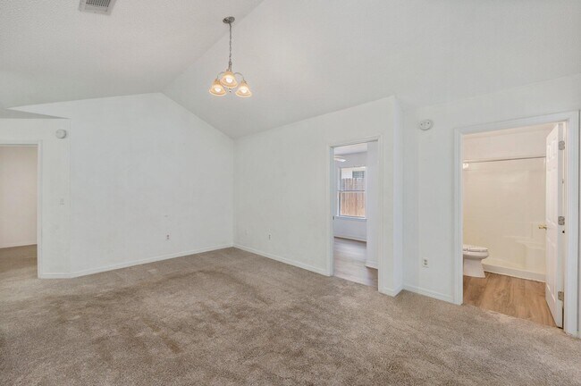 Building Photo - 2955 Sholtz Ave