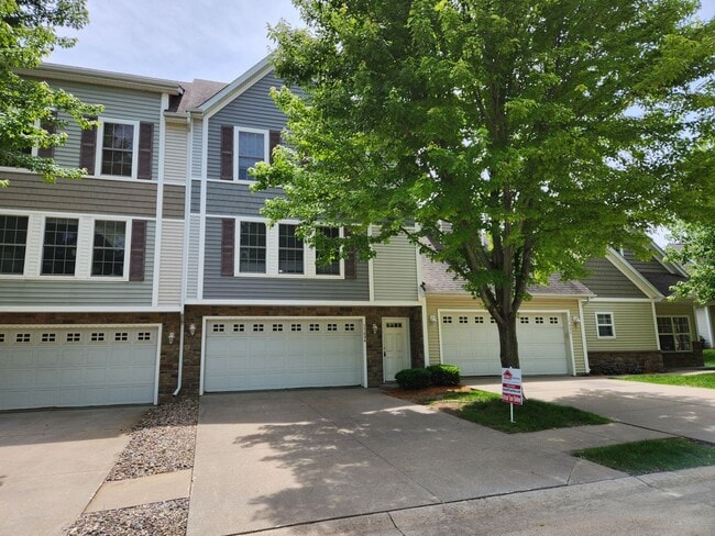 Building Photo - 15404 Townsend Ave