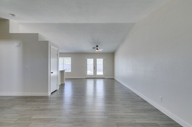 Building Photo - Charming Single-Story 3 bed Home with RV P...