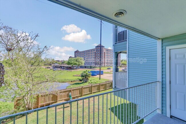 Building Photo - 18617 Egret Bay Blvd