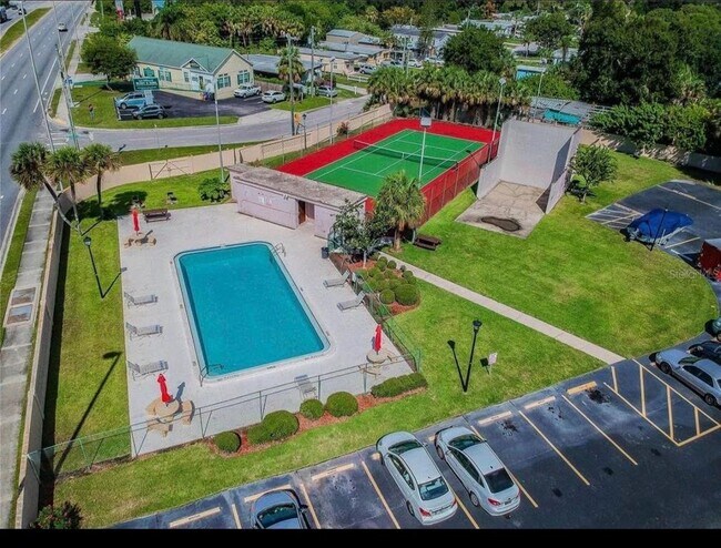 Building Photo - 9209 Tudor Dr